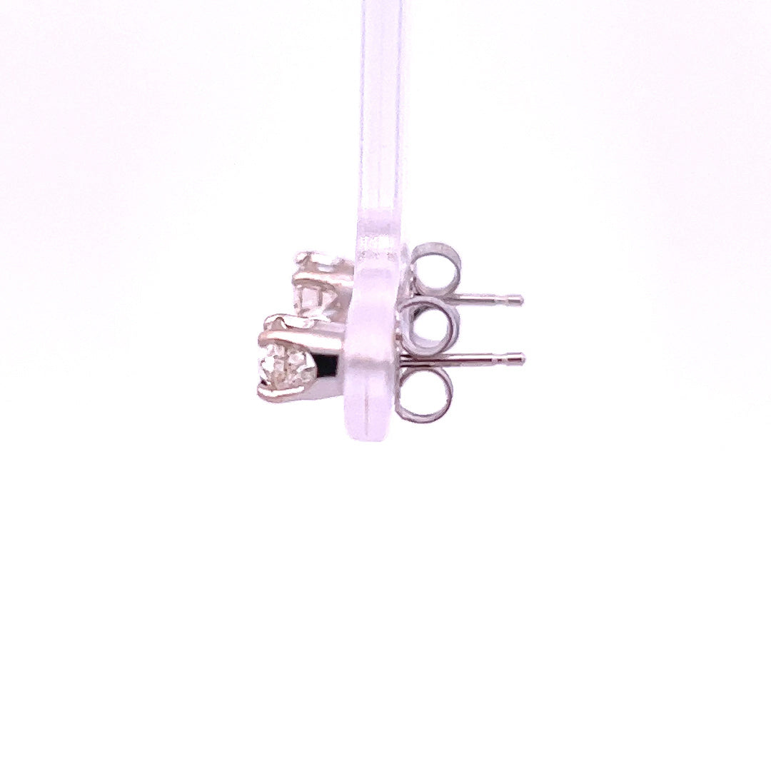 14Kt W-Gold Diamonds Studs