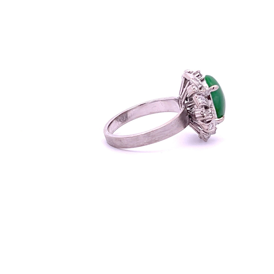 14Kt W-Gold Ring w/ Green Jade, size 5 3/4