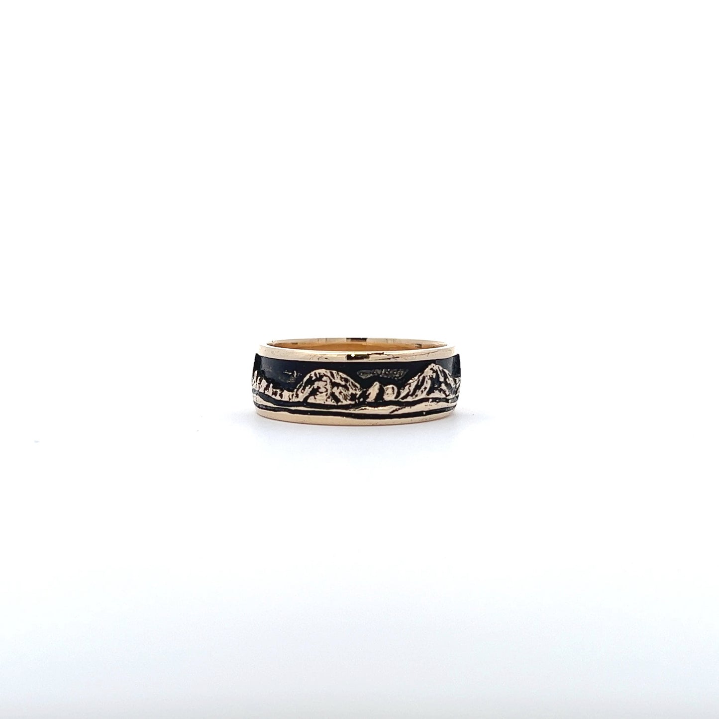 14Kt Y-Gold Mt. Tom Mountain Scene Band. Size 7.5